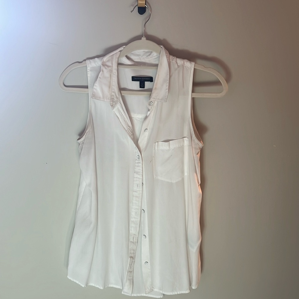 white banana republic sleeveless button up